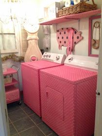 Maison Decor: Pink Polka Dotted Washer and Dryer Small Laundry Room Design, Pink Laundry Rooms, Laundry Room Decorating, Junk Chic Cottage, Paint Sticks, Stackable Washer And Dryer, Pink Furniture, Laundry Room Diy, Diy Laundry