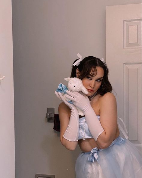 Bo Peep Aesthetic, Mary Had A Little Lamb Costume, Blue Halloween Costume Ideas, Little Bo Peep Costume Women, Little Bow Peep Costume, Lil Bo Peep Costume, Halloween Costume Ideas Cute, Costume Ideas Cute, Bo Peep Halloween