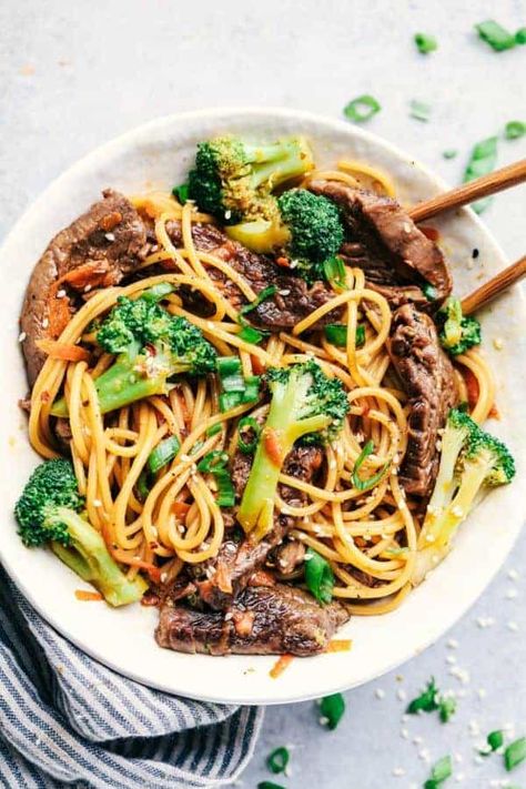 20-Minute-Garlic-Beef-and-Broccoli-Lo-Mein-The-Recipe-Critic Beef And Broccoli Lo Mein, Garlic Beef And Broccoli, Broccoli Lo Mein, Garlic Beef, Lo Mein Recipes, Beef Broccoli, Broccoli Stir Fry, Beef And Broccoli, Lo Mein