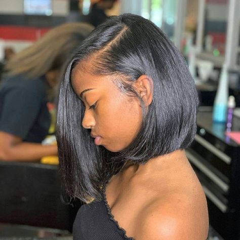 VRBest Hair on Instagram: “Beautiful Bob hairstyle for Back to School!😍😍😍 Do you wanna rock this? Follow @vrbesthair for more!😘😘😘 Credit @stylist.charley . . . . . .…” Cool Short Hairstyles, Short Human Hair Wigs, Short Hair Wigs, Peinados Fáciles Para Cabello Corto, Human Virgin Hair, Penteado Cabelo Curto, Short Bob Wigs, Short Bob Hairstyles, Hairstyles Haircuts