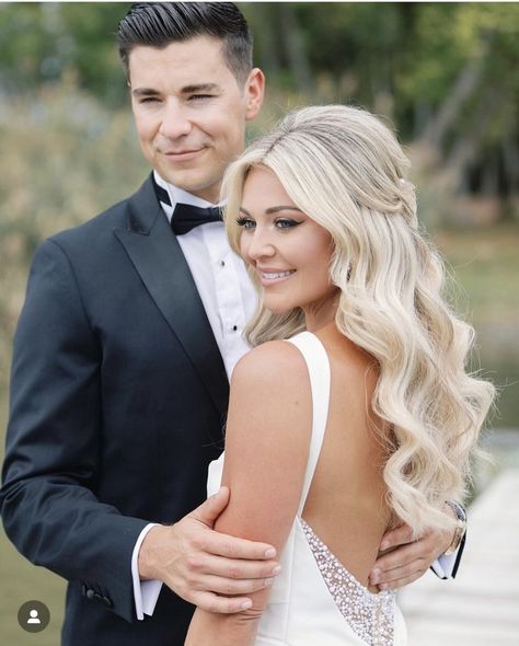 Up Down Bridal Hair, Bride Blonde Hairstyles, Bridal Hair For Blondes, Wedding Hair For Blondes Brides, Low Half Up Half Down Wedding Hair, Half Up Curls Wedding, Hair Down Wedding Curls, Long Hair Styles Wedding Bride, Blonde Half Up Bridal Hair