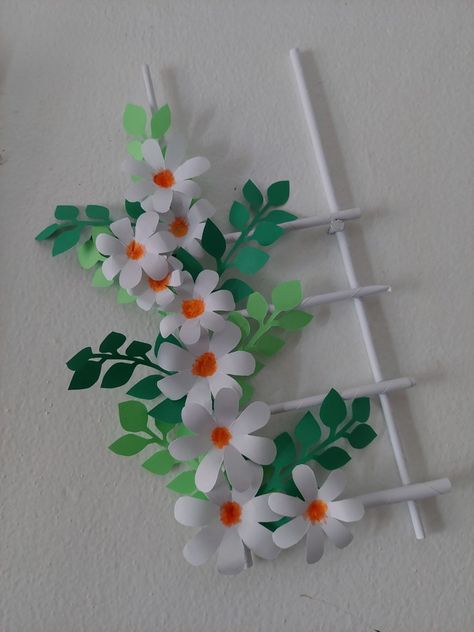 Softboard Decoration Ideas Room, Recycled Crafts Useful Creative, Wall Hanging Diy Paper, Wall Hanging Paper Craft, Craft For Home Decoration, Paper Flowers For Kids, Halloween Crafts Preschool, Paper Flower Art, Paper Flower Wall Decor