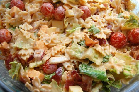 Amazing Pasta Salad - Who Needs A Cape? Amazing Pasta, Taco Pasta Salad, Tuna Salad Pasta, Pasta Salad Dressing, Easy Pasta Salad Recipe, Thousand Island, Macaroni Salad Recipe, Best Pasta Salad, Thousand Island Dressing