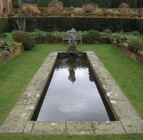 Why a formal shaped pond needs a box welded pond liner? - Pond Liners UK | Pond Liner Size Calculator | Pond Repair Kits Raised Pond, Rectangular Garden, Garden Formal, Building A Pond, Pond Maintenance, Garden Pond Design, Pond Liner, Backyard Water Feature, Natural Pond