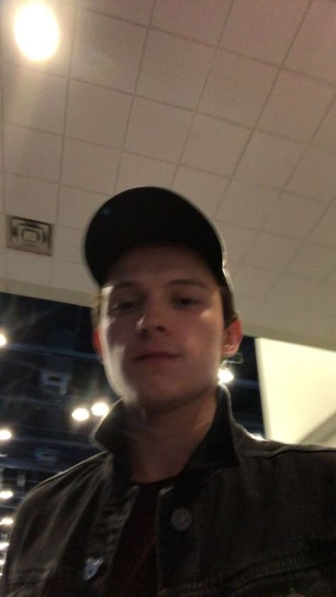 Tom Holland Selfie, Tom Peters, Tom Holland Zendaya, Tom Holland Imagines, Tom Holland Peter Parker, Pahlawan Marvel, Tom Holland Spiderman, Tommy Boy, Peter Parker