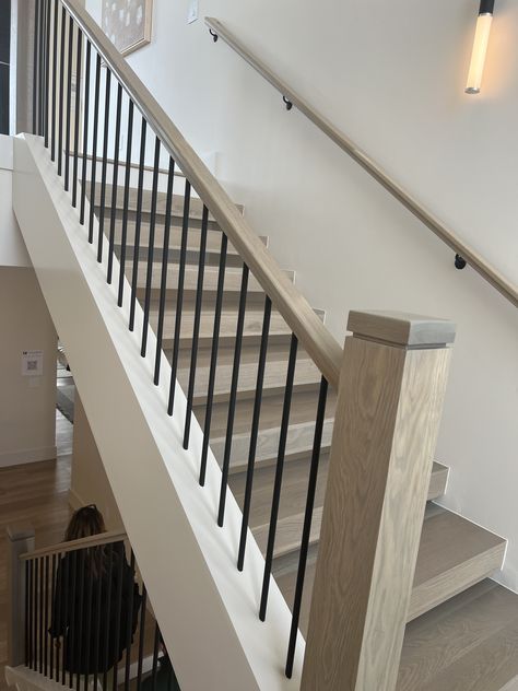 Wrap Around Stairs, Lakehouse Remodel, Banister Ideas, Staircase Railing, Staircase Railing Design, Pony Wall, Stair Rail, Entry Stairs, Staircase Remodel