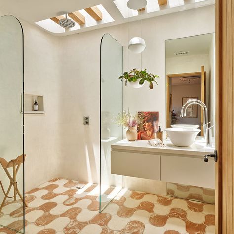 A Spanish-Style House in California with a Fresh Spin on Things Kids Shared Bathroom, Black Floor Tiles, Black And White Tiles, House Things, Bathroom Inspo, California Homes, Spanish Style, White Bathroom, Contemporary Bathroom