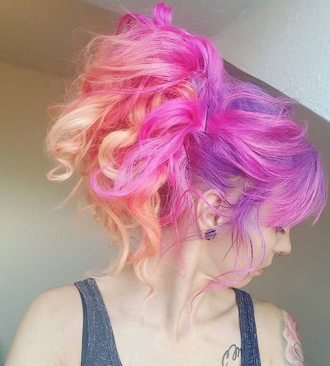 Pastel Sunset Hair, Purple Pink Orange Hair, Sunset Hair Dye, Funky Summer Hair Color, Pink And Rainbow Hair, Bright Hair Dye Ideas, Peach And Purple Hair, Peach And Pink Hair, Pink Rainbow Hair