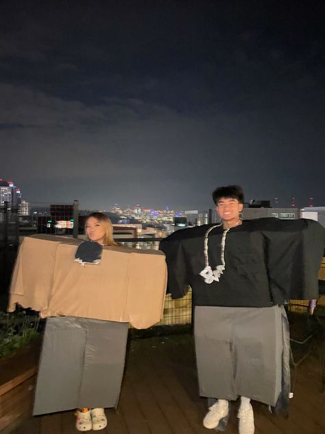 Kanye And Lil Pump, I Love It Kanye West Lil Pump, Kanye West Halloween Costume, Kanye Halloween Costume, It Takes Two Costume, Kanye Costume, Rapper Costume Ideas, Kanye West Costume, Duo Couple Costumes