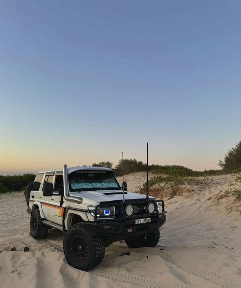 4x4 Beach Camping, 79 Series Landcruiser Wallpaper, 4wd Camping Setup, 4wd Aesthetic, Landcruiser Ute, 4x4 Beach, Adventure 4x4, Toyota Cruiser, Cruiser Car