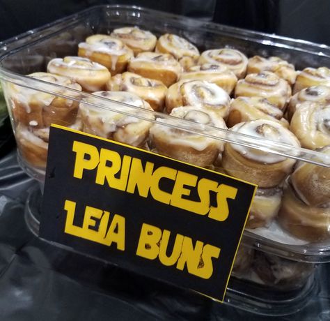 Princess Leia Party, Star Wars Snacks, Star Wars Party Food, Princess Leia Buns, Star Wars Themed Birthday Party, Cute Star Wars, Themed Baby Shower Ideas, Food On A Budget, Star Wars Baby Shower