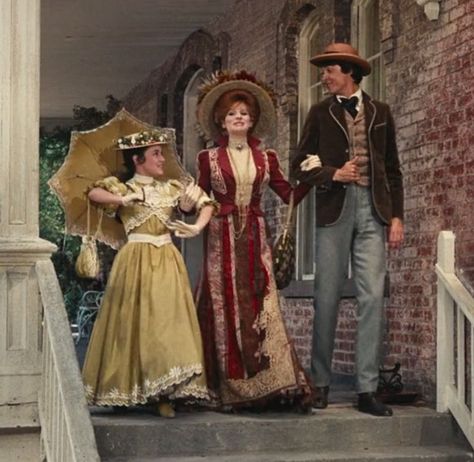 Hello Dolly Costumes Diy, Hello Dolly Costumes, Hello Dolly Musical, Dolly Costumes, Dolly Outfits, Gilded Age Fashion, Movie Musicals, Broadway Costumes, Dolly Dress