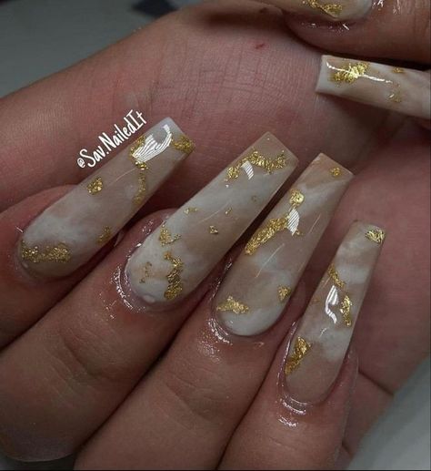 Grad Nails, Marble Acrylic Nails, Quince Nails, White Nails With Gold, Gold Acrylic Nails, Stiletto Nails Designs, Long Square Acrylic Nails, Acrylic Nails Coffin Short, Short Acrylic Nails Designs