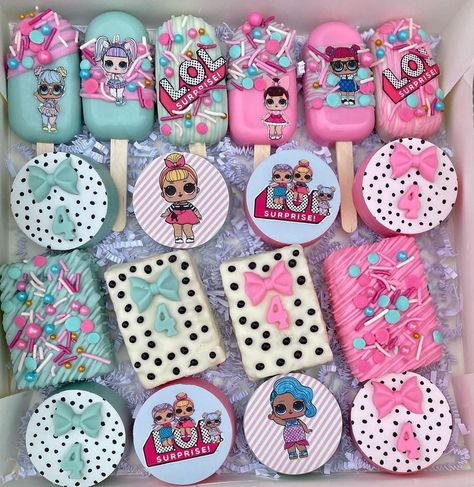 Lol Dolls Treats Ideas, Lol Surprise Dolls Treat Table, Lol Cookies Birthday, Lol Treats Ideas, Lol Birthday Cupcakes, Lol Cake Pops, Lol Doll Cupcakes, Lol Cupcake Ideas, Lol Surprise Dolls Party Ideas Cake