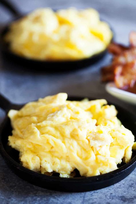 Country Buttermilk Scrambled Eggs Best Scrambled Eggs, Eggs Cheese Breakfast, Creamy Scrambled Eggs, Fluffy Scrambled Eggs, Scrambled Eggs Recipe, Best Breakfast Recipes, Egg Breakfast, Key Lime Pie, Think Again