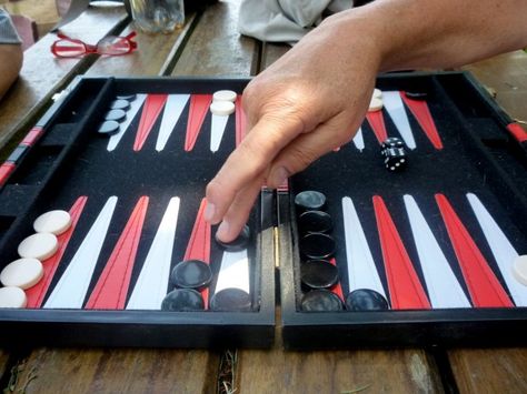 Backgammon Rules, Play With Friends, Backgammon Board, Game Ideas, Old Games, Camping Ideas, Game Night, Fun Stuff, Iran