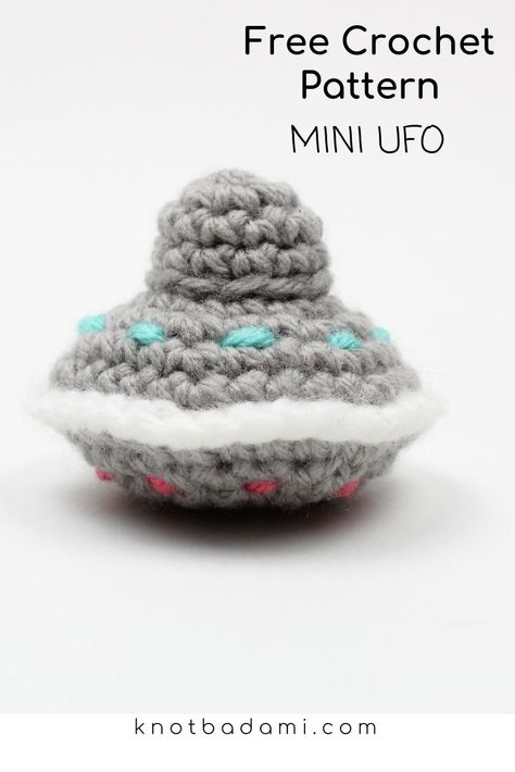 Learn how to create your own cute mini UFO with this free galactic crochet pattern! This free amigurumi project is easy for beginners, works up quickly, and includes a step by step photo tutorial of all the stitches used to make it! #crochet #diy #craft Amigurumi For Beginners, Pinterest Crafts, Kawaii Diy, Crochet Fun, Kawaii Crochet, Crochet Amigurumi Free Patterns, Beginner Crochet Projects, Crochet Amigurumi Free, Crochet Blog