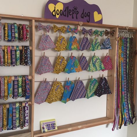 Pop Up Shop Display Ideas Dog, Dog Collar Display Ideas, How To Display Dog Bandanas, Bandana Display Ideas, Dog Bandana Display Ideas, Pet Boutique Ideas, Dog Leash Holder Diy, Dog Collar Display, Dog Boutique Ideas