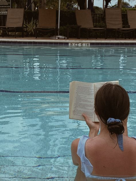 Pool And Book Aesthetic, Vacation Reading Aesthetic, Book Pool Aesthetic, Sitting By The Pool Aesthetic, Pool Content Ideas, Poolside Aesthetic Summer, Summer Pool Photos, Reading By The Pool Aesthetic, Pool Asethic