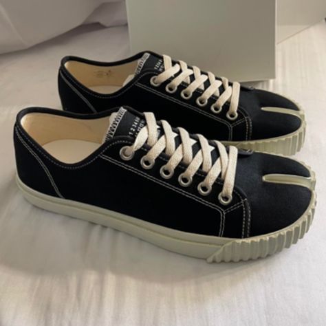 Brand New Black Canvas Tabi Sneakers Comes With Box And Dust Bags Size 41 Tagged Women’s But Are Unisex Fits Big Good For 9-9.5m Tabi Sneakers, Maison Martin Margiela Shoes, Black And White Trainers, Tabi Shoes, Margiela Tabi, Margiela Shoes, Martin Margiela, White Trainers, Black Canvas