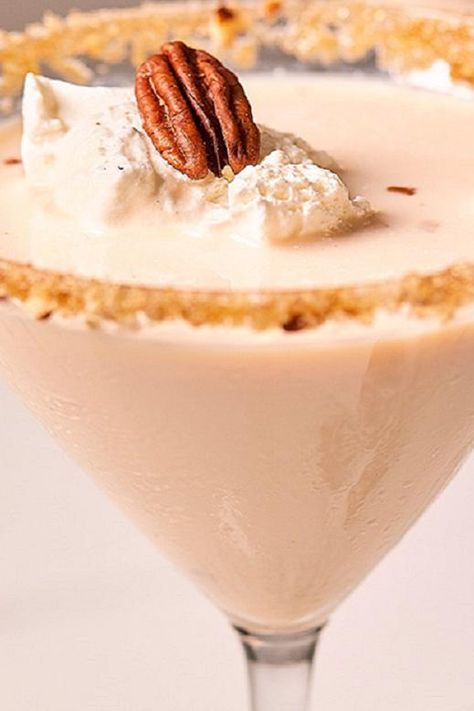 Pecan Pie Cocktail Recipe, Pecan Liqueur Drinks, Pecan Pie Martini, Sweet Martini, Fall Beverages, Easy Cocktail Recipes, Liqueur Drinks, Winter Dessert, Hey Bartender