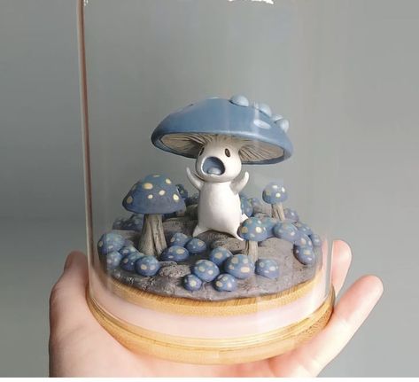 Cool Things To Sculpt With Clay, Miniature Clay Sculptures, Polymer Clay Snow Globe, Simple Clay Creations, Cute Things To Sculpt With Clay, Genshin Clay Ideas, Cute Sculpture Clay, Small Sculpture Ideas, Polymer Clay Figures Easy