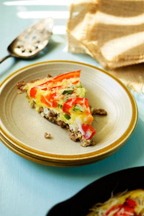 Oven Baked Ground Turkey and Egg Omelet Ground Turkey And Eggs, Egg Omelet, Empanadas Recipe, Baked Eggs, Peppers And Onions, Ground Pork, Omelet, Ground Turkey, Bell Pepper