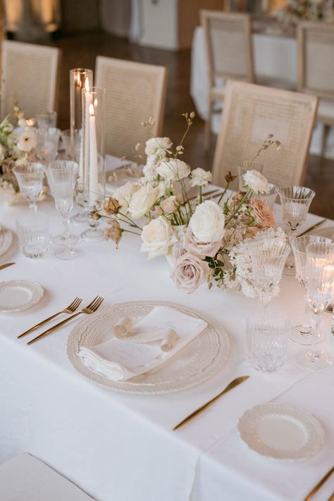 Cream Aesthetic Wedding, Tuscany Wedding Table, Soft Neutral Wedding, Table Scapes Wedding, Champagne Wedding Decor, Modern Neutral Wedding, Chalet Wedding, Champagne Decor, Wedding Head Table