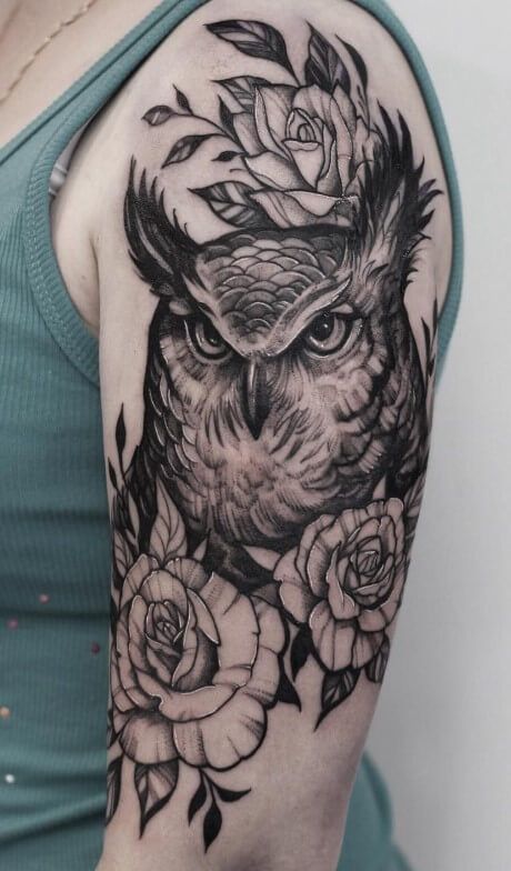 12+ Best Owl Half Sleeve Tattoo Designs Upper Shoulder Tattoo, Realistic Owl Tattoo, Owl Tattoo Sleeve, Owl Tattoo Drawings, Tier Tattoo, Model Tattoo, Tattoos Mandala, Owl Tattoo Design, Upper Arm Tattoos