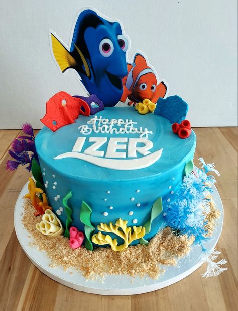 Nemo Birthday Party Food, Finding Nemo Cakes, Nemo First Birthday Party, Nemo Smash Cake, Nemo Cake Ideas, Nemo Themed Birthday Party, Dory Birthday Cake, Finding Nemo Birthday Cake, Finding Nemo Cake