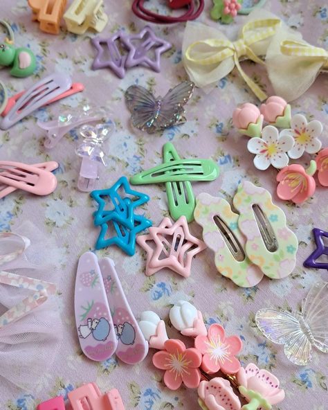 Just a cute collection of my hair clips 🎀🌷✨️🍓🌸. . . . #hair #hairclips #cutecollection #hairpins #accessories #cutehairaccessories #cutethings #aesthetic #aestheticfashion #pinterestlover #pinterestgirl Hair Clip Collection, Sanrio Hair Accessories, Cute Hairclips, Aesthetic Hair Clips, Clips Aesthetic, Hair Clips Aesthetic, Cute Clips, Hairpin Accessories, Oc Inspo