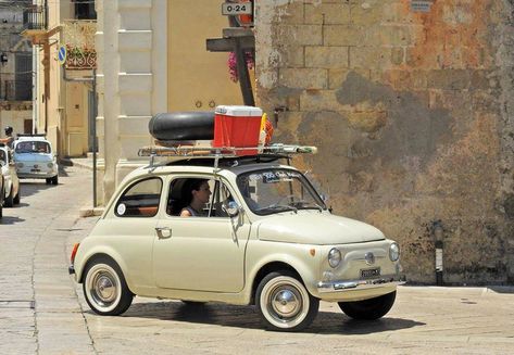 White Fiat 500 Aesthetic, Classic Fiat 500, Vintage Fiat, Old Fiat 500, Fiat 500 Vintage, Old Fiat Cars, Fiat 500c, Cute Vans, Fiat 500 Pop