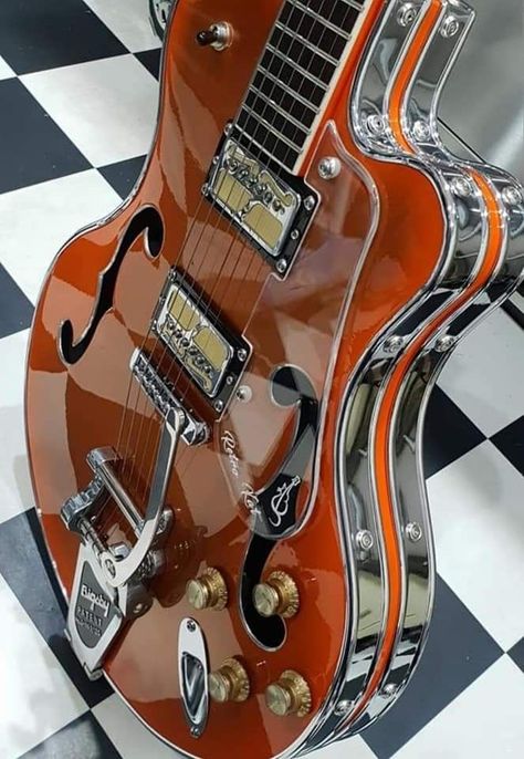 Duesenberg Guitar, Guitar Obsession, Archtop Guitar, Cool Electric Guitars, Lyrics Art, Guitar Tutorial, Guitar Gear, Gibson Guitars, Beautiful Guitars