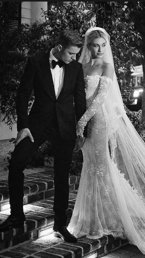 Justin And Hailey, Hailey Rhode Baldwin, Hailey Rhode, Designs Nail, Chic And Elegant, Nail Inspiration, Wedding Nails, Bride And Groom, Veil