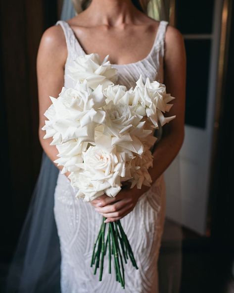 Florals & Co. on Instagram: “Classic long stem Roses for our gorgeous Bride Kayla 🕊 @figtreepictures” Long Stemmed White Rose Bouquet, Long Stem Rose Bouquet, Long Stem Bouquet, Big White Flowers, Long Stem Rose, Long Stem Roses, Flower Backdrop Wedding, White Rose Bouquet, Prom Flowers