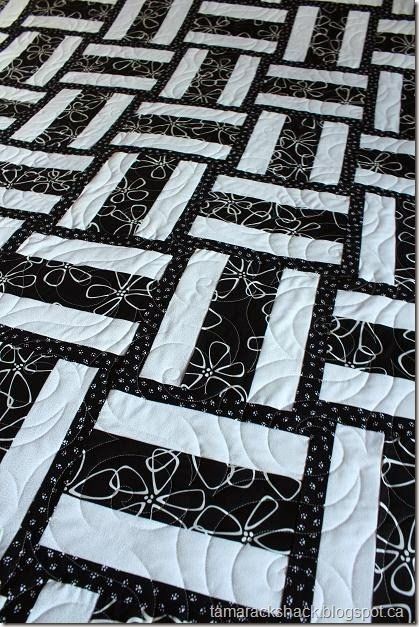 Black And White Jelly Roll Quilts, Black And White Quilt Ideas, Black And White Quilt, White Bricks, Colchas Quilting, Rail Fence Quilt, Black And White Quilts, Two Color Quilts, White Quilts