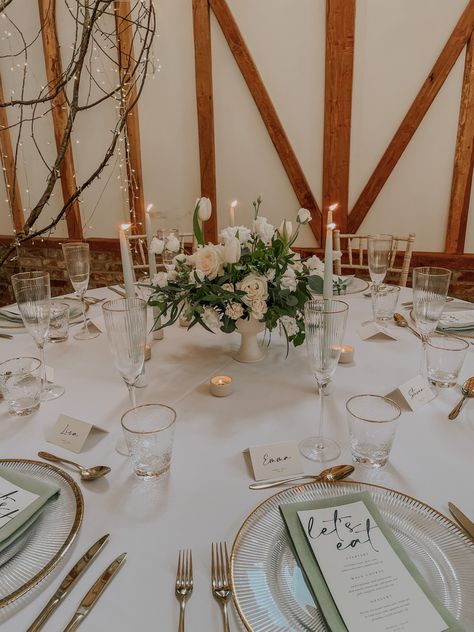 Footed Bowl Centerpiece Wedding, White And Green Wedding Table, White Vase Centerpiece, Footed Bowl Centerpiece, Green Wedding Table, Flower Centrepieces, Wedding Table Centrepiece, White And Green Wedding, Flower Urn