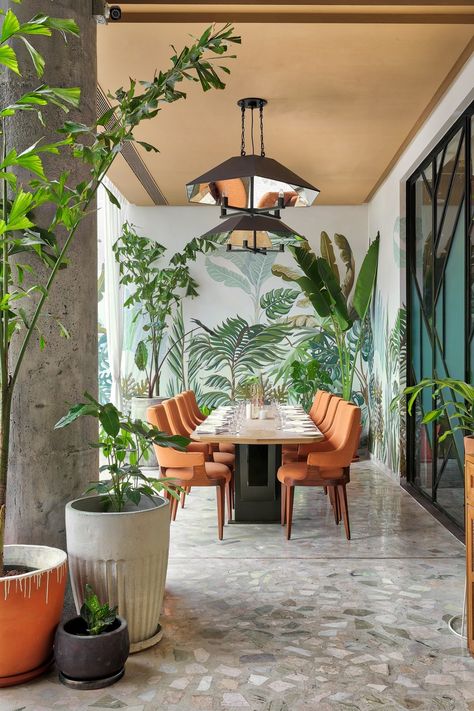 Accent Wall For Restaurant, Interiors Inspired By Nature, Eclectic Tropical Decor, Sustainable Interior Design, Staff Room, Deco Originale, Scandinavian Interior Design, Cafe Interior Design, Tropical Style