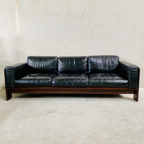 Black Leather Couch Mid Century Modern, Vintage Black Leather Sofa, Vintage Leather Sofa Italian, Vintage Leather Couch, Mcm Sofa, Black Leather Couch, Black Leather Sofa, Black Leather Armchair, Vintage Leather Sofa