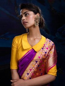 20.Trendy collared blouse design for silk saree Plain Blouse Designs, Blouse Designs High Neck, Cotton Blouse Design, Saree Blouse Neck Designs, Blouse Design Images, Sari Blouse Designs, Blouse Designs Indian, Silk Saree Blouse Designs, Elegant Blouse Designs