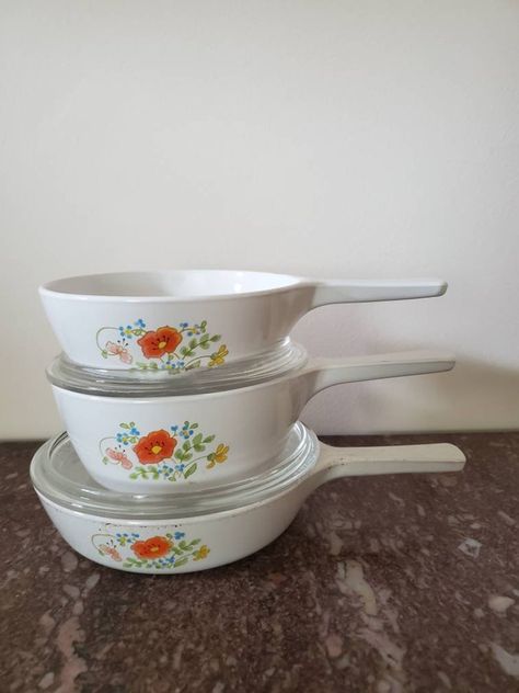 Corningware Vintage, Vintage Pots, Vintage Corningware, Corning Ny, Pyrex Lids, Home Wishlist, Kitchen Vintage, Kitchen Cookware, Floral Vintage