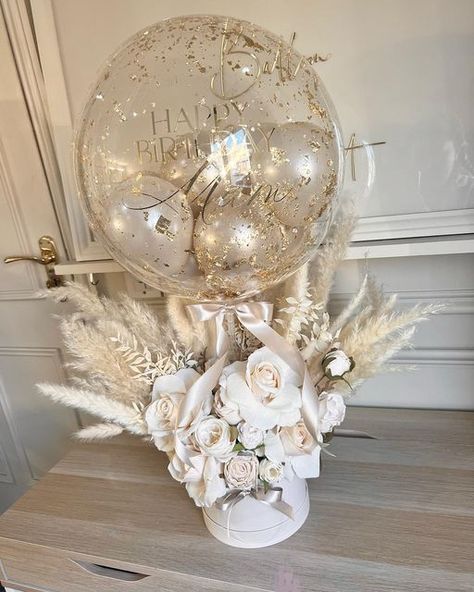 Bridal Shower Bobo Balloons, Wedding Bobo Balloons, Clear Balloon Decor, Graduation Bobo Balloons, Present Balloons, Bouquet Balloons Ideas, Bubble Balloons Ideas, Single Balloon Centerpiece, Bobo Balloon Ideas Birthday