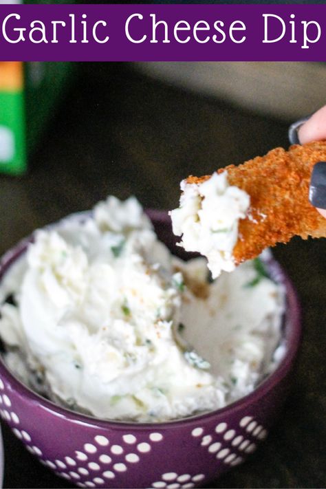 Garlic Cheese Dip is perfect for when you need a delicious appetizer! Dunk your favorite Mozzarella sticks, Loaded Potato Skins, or even pizza in this dip! Garlic Cheese Dip, Cheese Bread Sticks, Loaded Potato Skins, Munchies Snacks, Cracker Dip, Alfredo Sauce Recipe Homemade, Cold Dips, Cream Cheese Dip, Healthy Superbowl Snacks