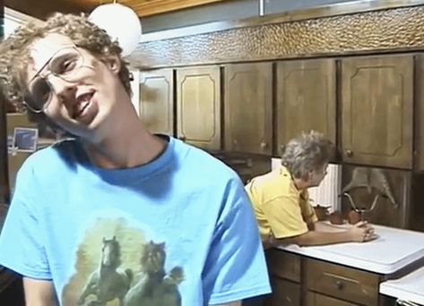 Jon Heder, Napoleon Dynamite, 2000s Movies, Movie Sets, Film Aesthetic, Just Girly Things, Funny Laugh, Motion Picture, On Set