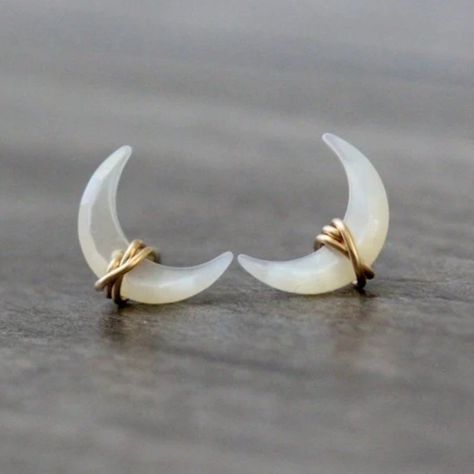 Mother's Day Crafts: Easy & Kid-Made ‍‍‍ Dainty Fashion, Handmade Jewelry Wire, Crescent Earrings, Witch Jewelry, Jewelry Wire, Gold Stud Earrings, Trendy Earrings, Gold Stud, Pearl Stud Earrings