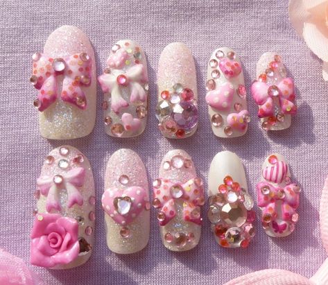 Princes Aurora, Harajuku Nails, Nails Gyaru, Fur Nails, Gyaru Nails, Kawaii Nail Art, Hime Gyaru, Japanese Nail Art, Crazy Nails