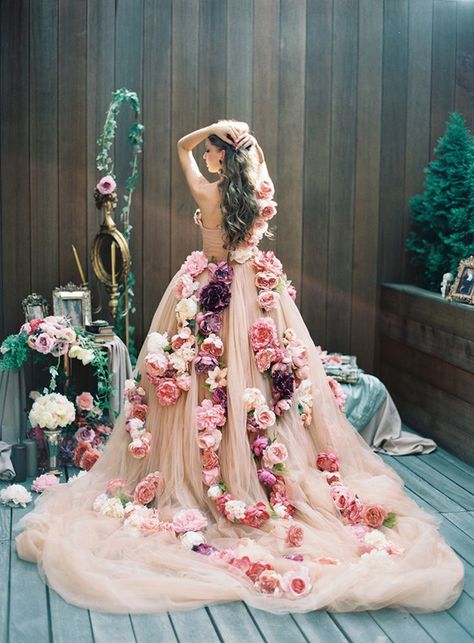 Stunning Blush Wedding Dress with Cascading Flowers | Lena Kozhina Photography | Unique Floral Design Inspiration for Spring Weddings! Gaun Abad Pertengahan, Kain Tile, Colored Wedding Dress, Russian Wedding, Satin Wedding Gown, Tulle Wedding Gown, Gown Bridal, Wedding Dresses With Flowers, Beauty Dress