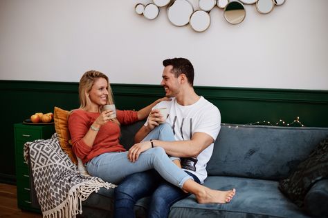 Couple Poses In Sofa, Couple On Couch Reference, Apartment Photoshoot, Apartment Photography, Couple Apartment, Me And My Girlfriend, Camera Images, Cosy Sofa, Ocean Collection