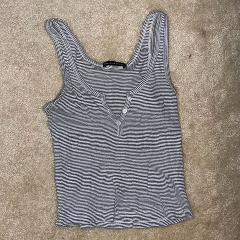 brandy melville blue and white striped tank Dark Fits, Academia Aesthetic Outfit, Brandy Melville Tank Top, Fancy Fits, Brandy Melville Tank, Tie Dye Tank Top, Cute Preppy Outfits, Cute Crop Tops, Forever21 Tops