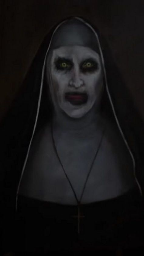 The Nun Valak, 3d Iphone Wallpaper, Ipad Lock Screen, Nun Halloween, Scary Paintings, Movie Character Posters, Lorraine Warren, Scary Images, Halloween Creatures